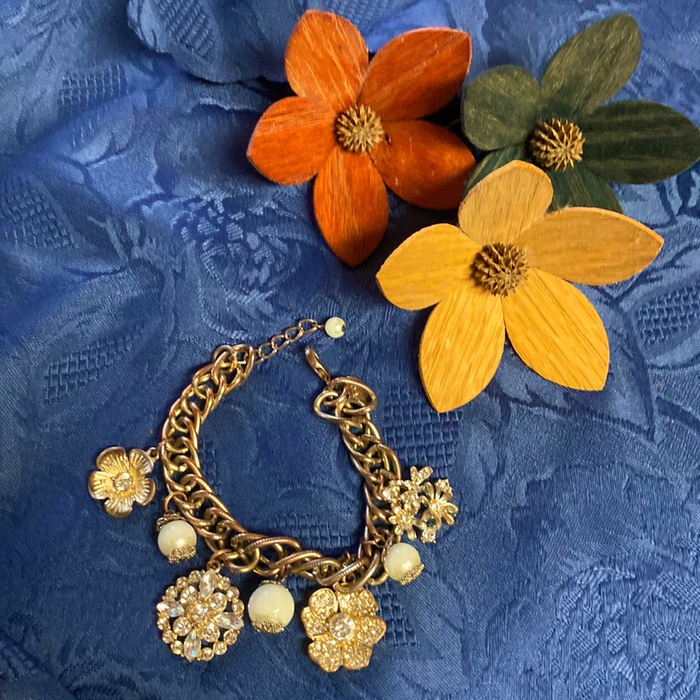 Charm bracelet